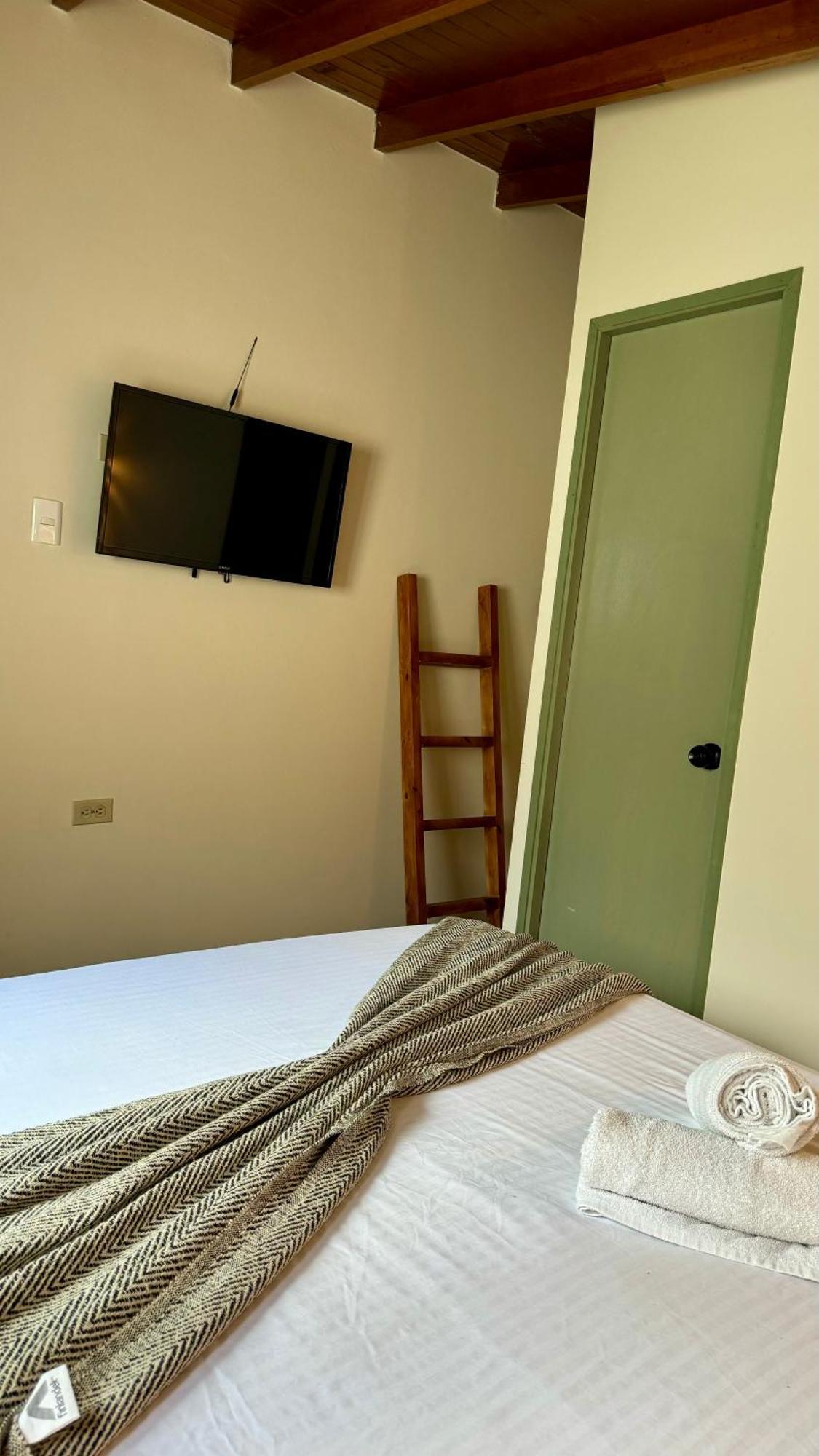 מדיין Luum Casa Hotel Manila מראה חיצוני תמונה