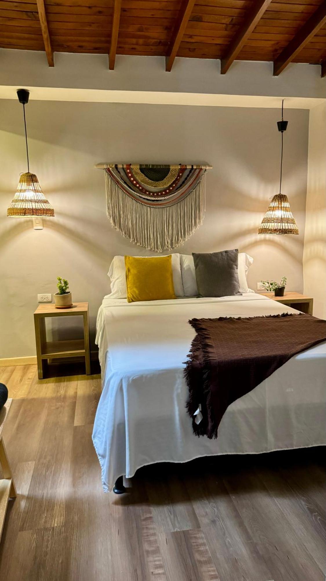 מדיין Luum Casa Hotel Manila מראה חיצוני תמונה